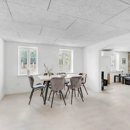 Charmigt Med Gott Om Plats Semesterbostad *